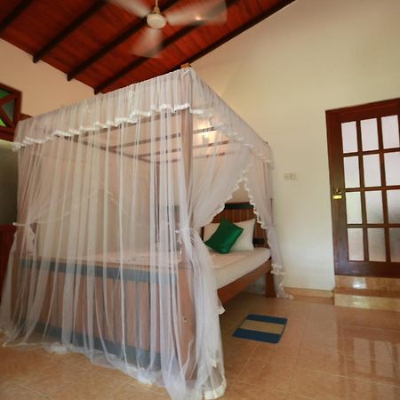 Thambara Villa Unawatuna Exterior photo