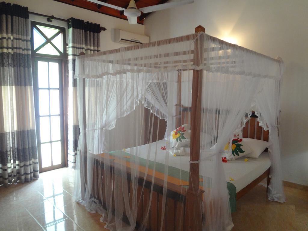 Thambara Villa Unawatuna Exterior photo